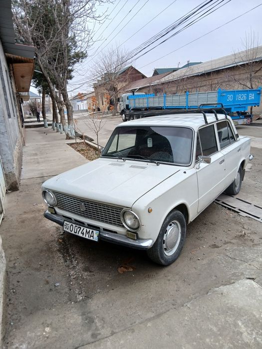 Vaz 21 11 holati yahshi turta balon yangi harajati yuq.