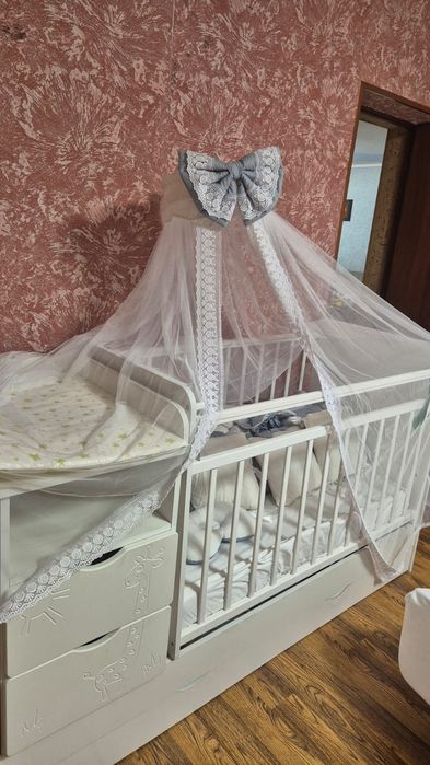 Детская кроватка