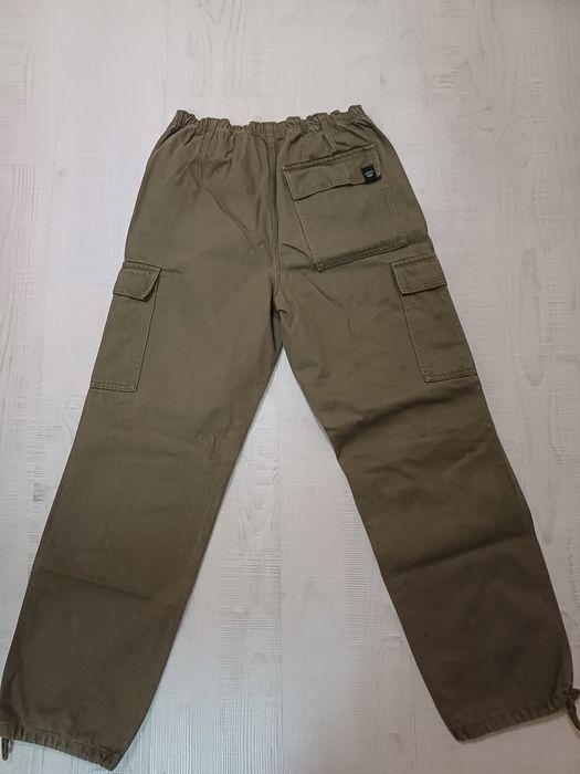 Широки карго панталони Pull&Bear