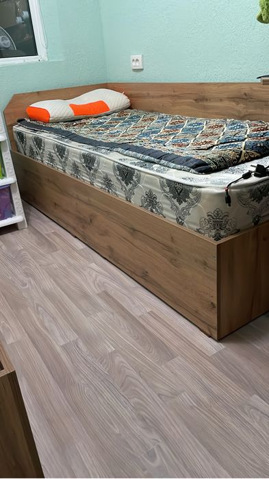 Кровать ,матрас ,спальня