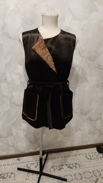 Жилетка модная женская