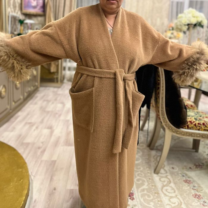 Продаю польто альпака