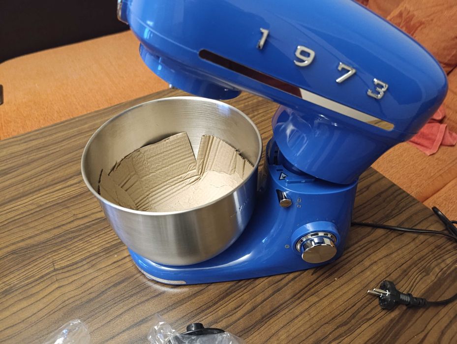 Планетарен миксер SILVERCREST...ретро дизайн