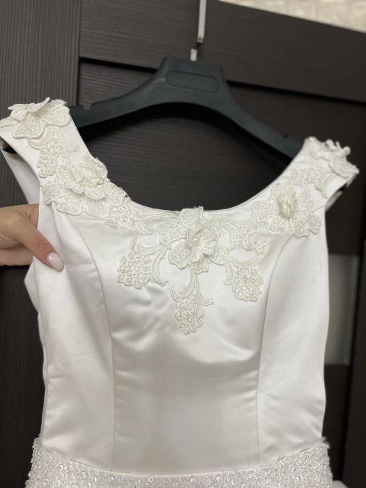 Продам срочно новые свадебное платье