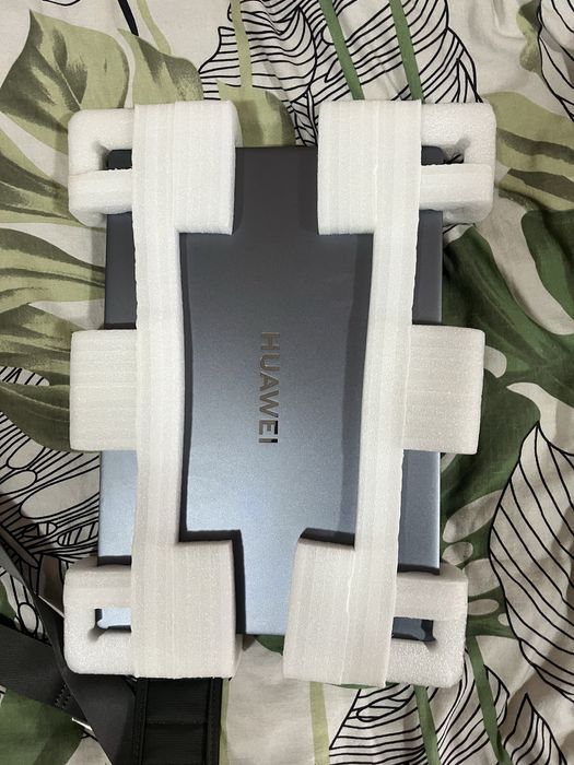 Ноутбук Huawei MateBook D16 продаю