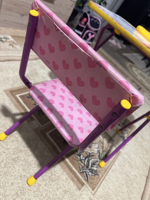 Десткий столик и стульчик