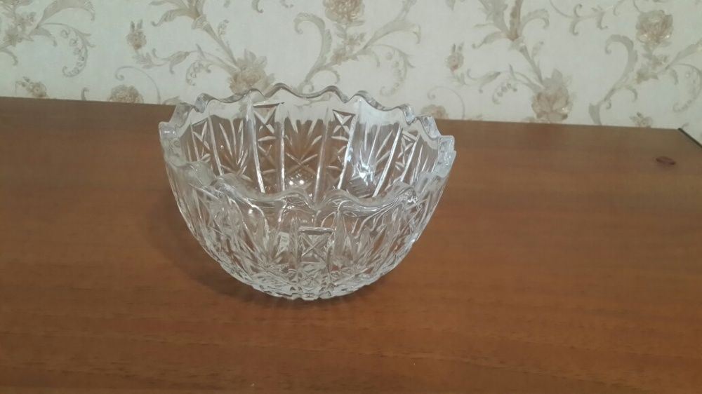 Салатница хрустальная. Советского производства.