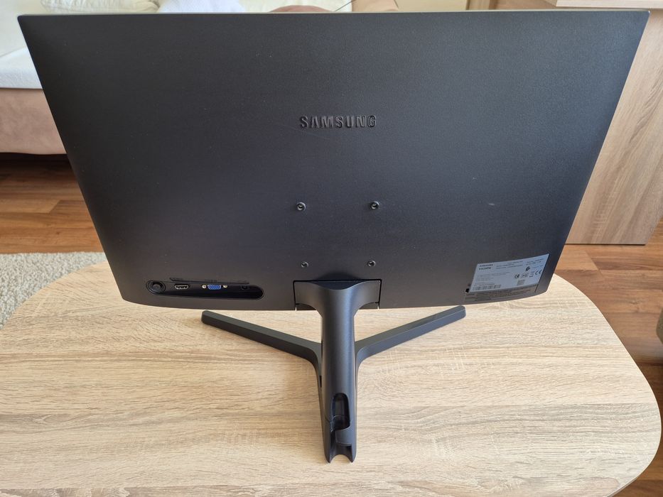 Samsung monitor plat 23.8 inch Full HD