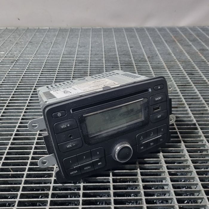 Cd player Dacia Duster 2010 - 2013 (1487) 281155216R