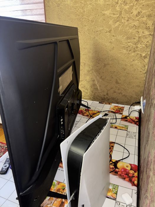 Продам телевизор TCL 55 дюймовый