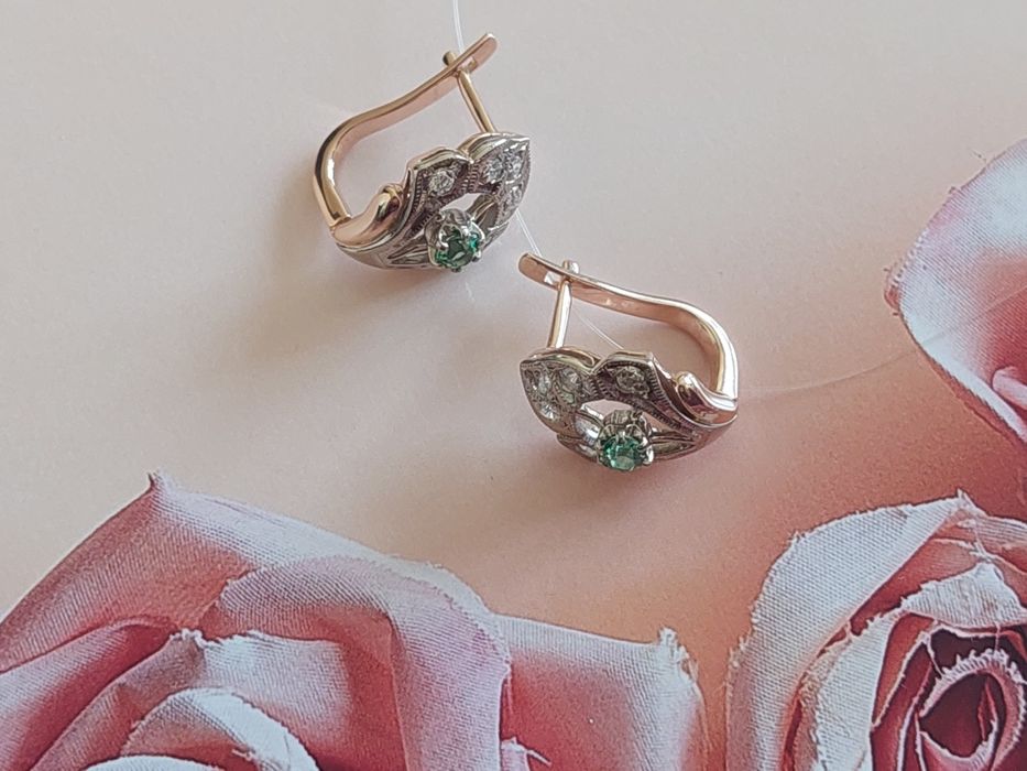 Золотые серьги с бриллиантами