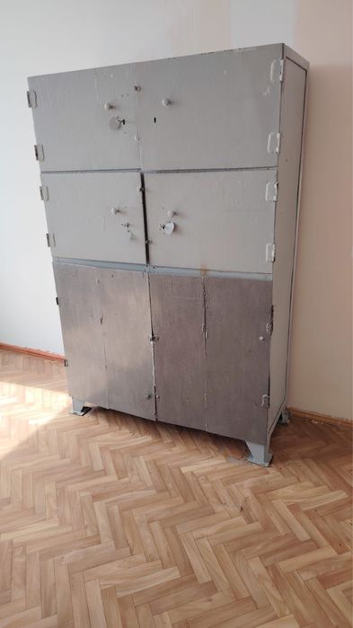 Продам металический сейф