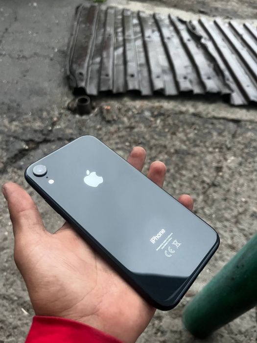 Продам обменяю iphone xr
