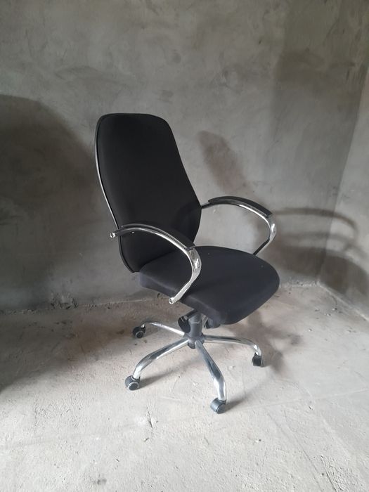Продаются офисное кресло в отличном состоянии.