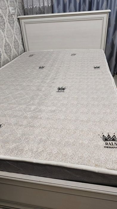 Продам кровать с матрасом