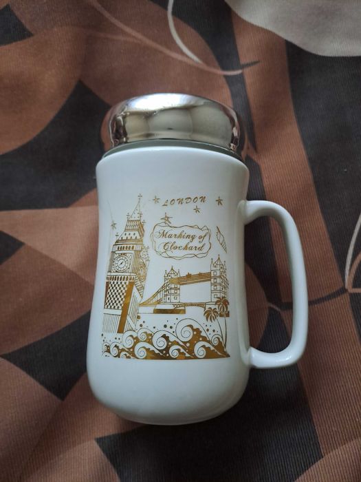 Новый бокал с крышкой