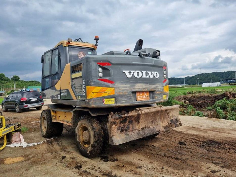 Экскаватор сотилади Volvo EW140E 2016