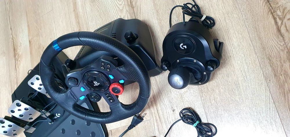 Gaming Volan Logitech G29 Volan+pedal+schimbător+adapter 

Funcționează perfect !

Transport prin olx fan courier . 

Preț: 800

(Deschidere de livra
