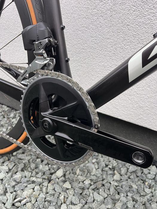 Cursiera sosea Giant TCR Advanced Pro 1 Disc Carbon, Sram AXS 2x12, roti carbon Roval C38, powermeter Quarq
