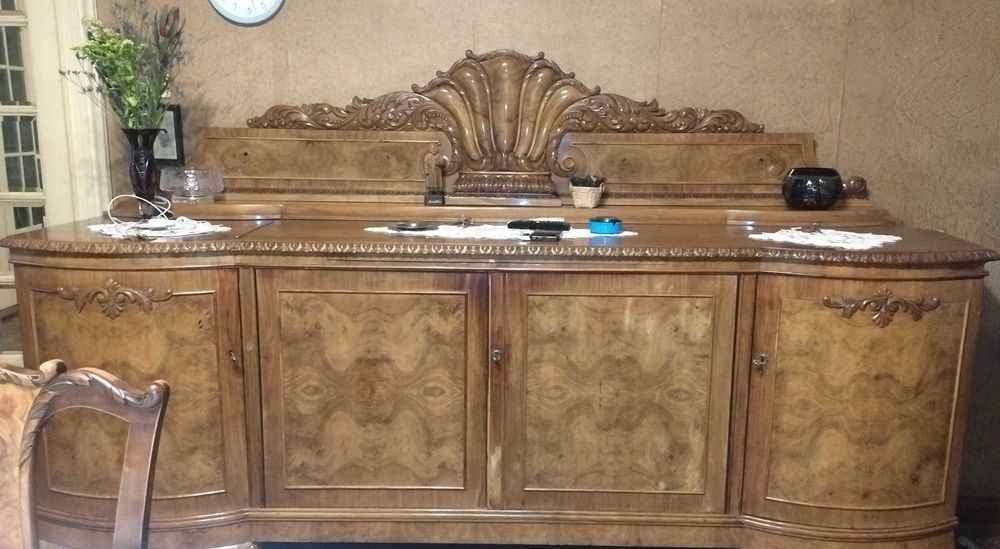 Antiquariat mobila lemn de nuca