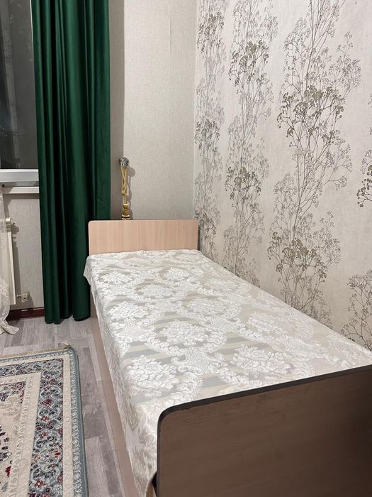 Кровать в хорошем состаяние