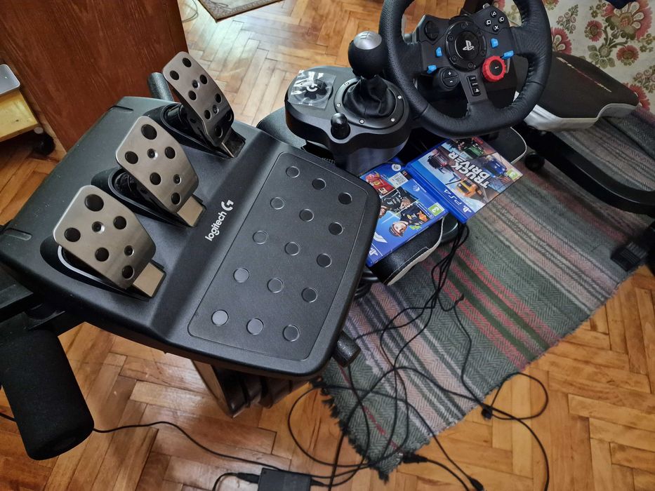 Волан Logitech Driving Force G29 и Скоростен лост за волан shifter g29