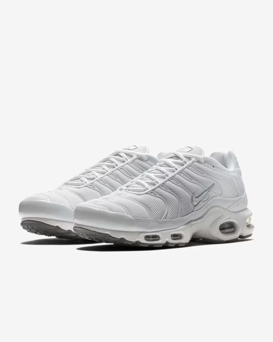 Nike Air Max Plus TN "Triple black" и други