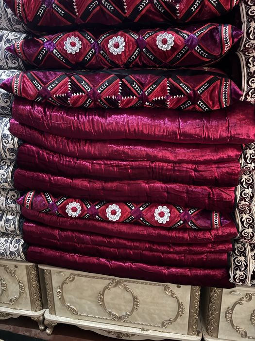 Kurpacha duxobalar sotiladi sandiqlari bilan kamplekt yengi