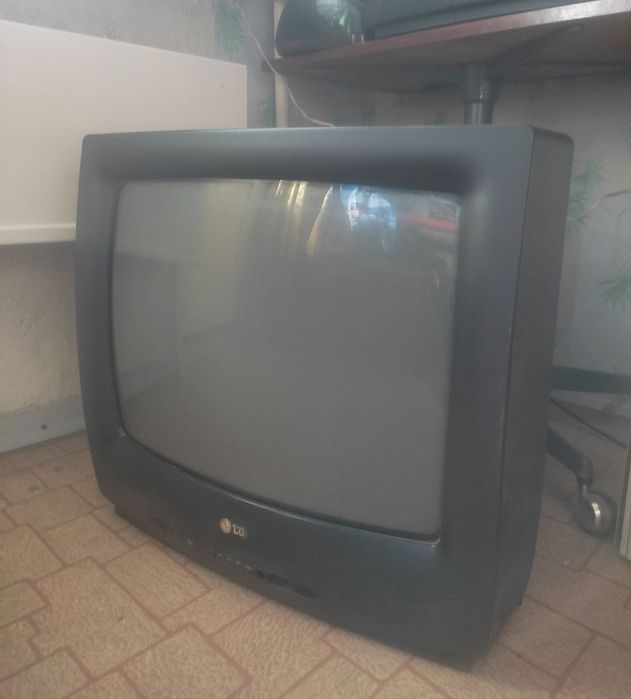 Продам телевизор LG