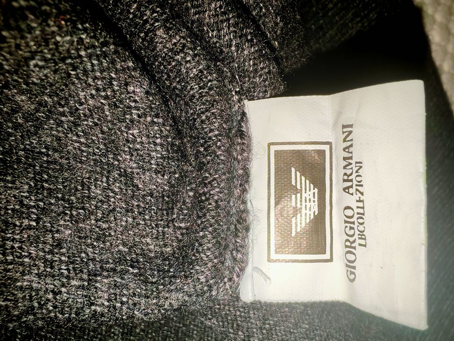 Pulover Giorgio Armani mărimea XL, purtat o data, impecabil