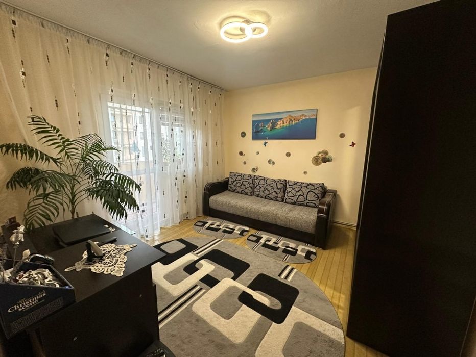 Proprietar vand apartament 3 camere