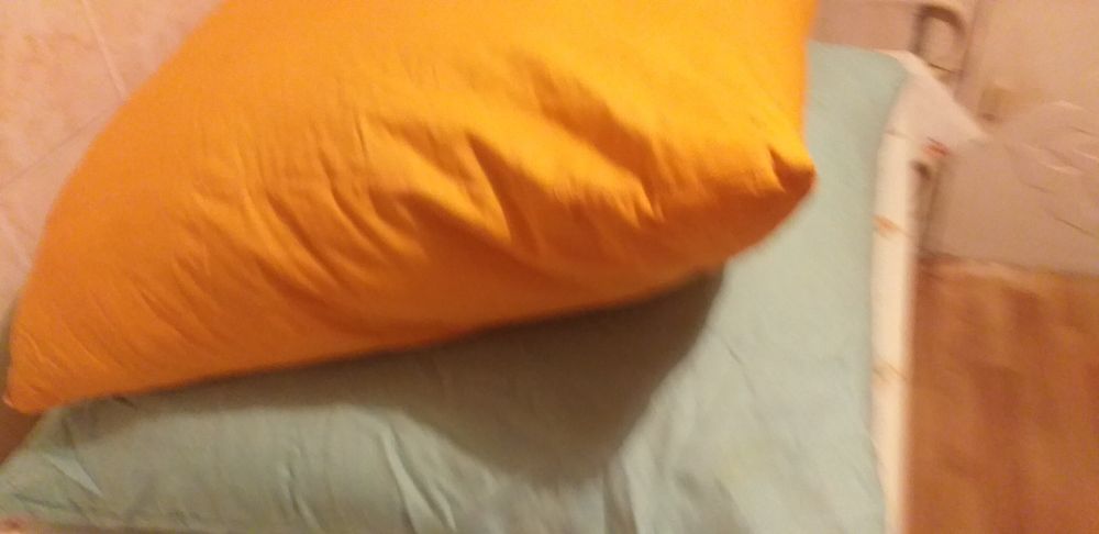 Продам подушки ,одеяла   , простыни ,пододеяльники