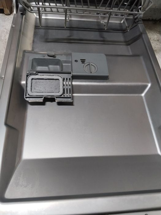 Посудомоечная машина Midea DWF8-7618QW