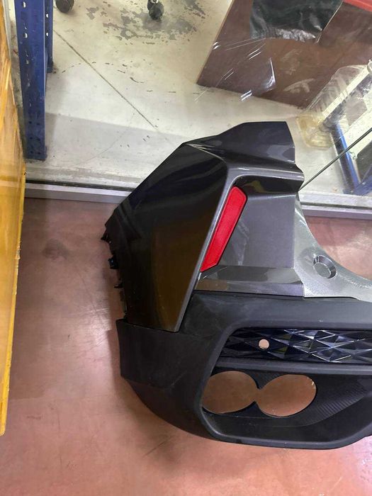 Бампер задний в сборе