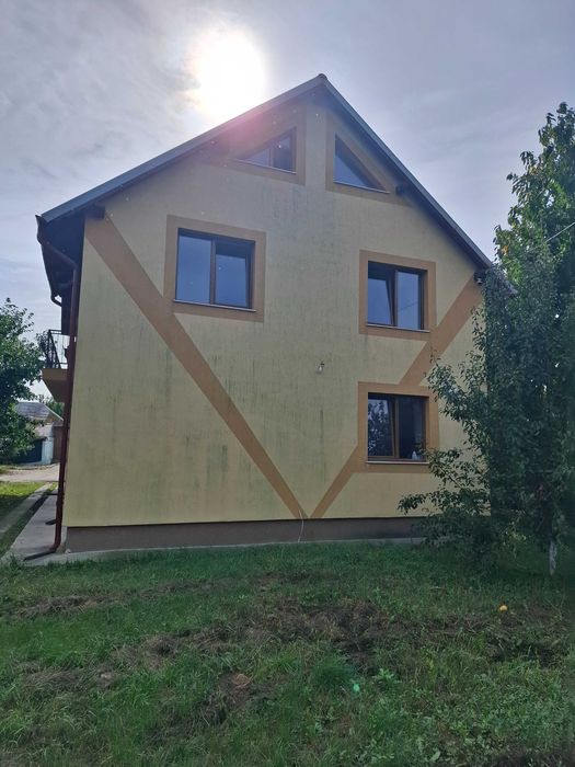 casa si teren de vanzare