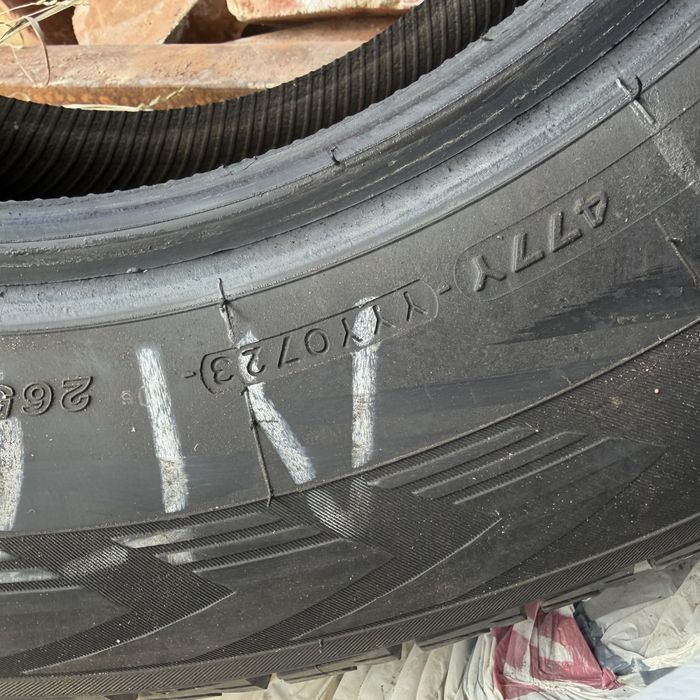 Продам зимнюю резину на Прадо