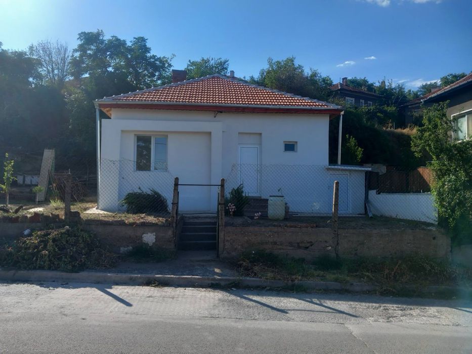 Къща за продажба в гр. Лом