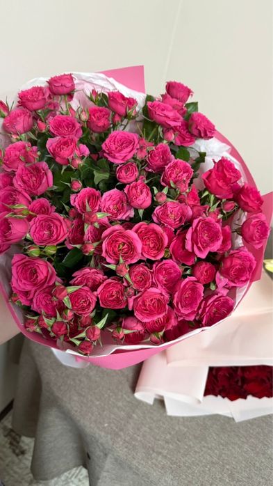 Продаи шикарный букет цветов