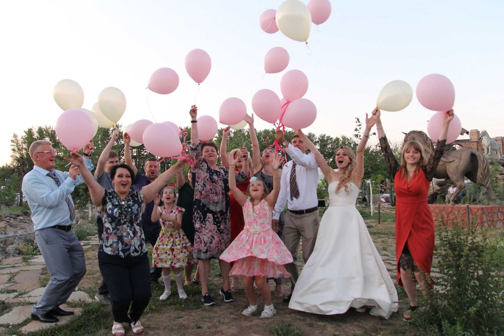 Ведущая , тамада.