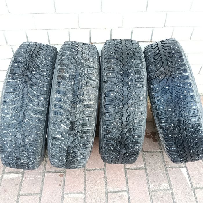 Bridgestone 215/70/R16  5/114.3