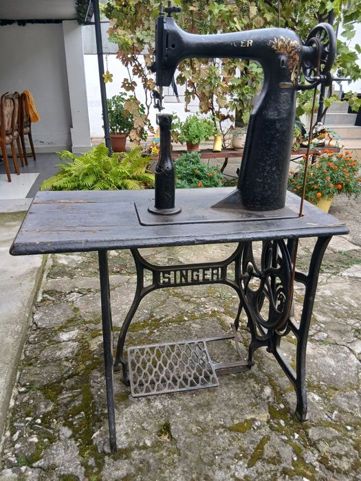 Mașină de cusut piele coloană cu un ac marca Singer