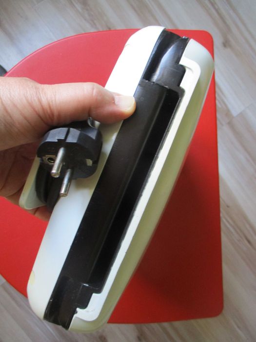 Тостер Philips за триъгълни сандвичи и гофрети