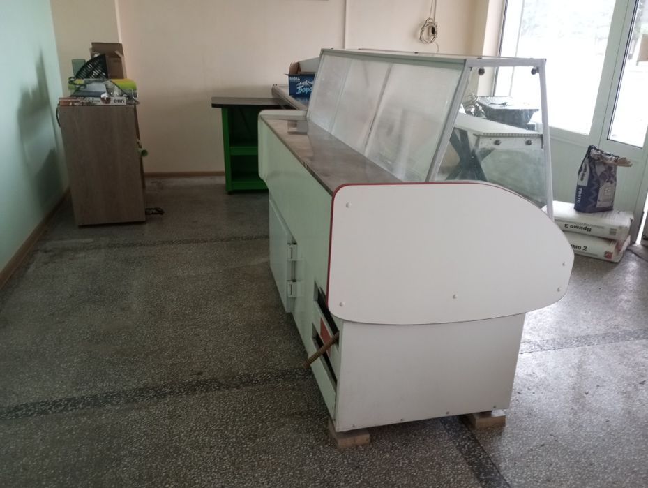 Хладилна витрина