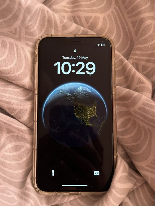 iPhone XR 64GB бял