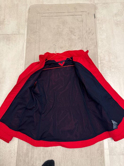 Червено яке/ветровка Tommy Hilfiger
