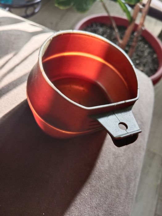 Термостойкий стакан и огниво.