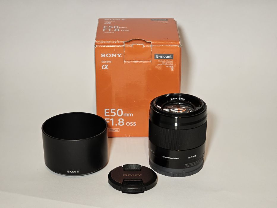Sony E 50mm f/1.8 OSS