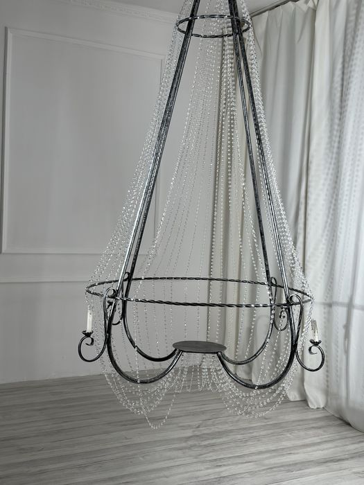 Продам кованую люстру качель