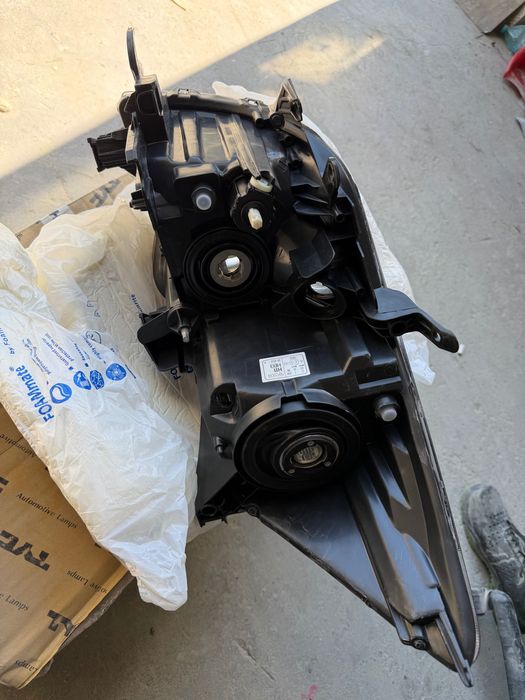 Десен фар Toyota Auris 2007-2010 НОВ