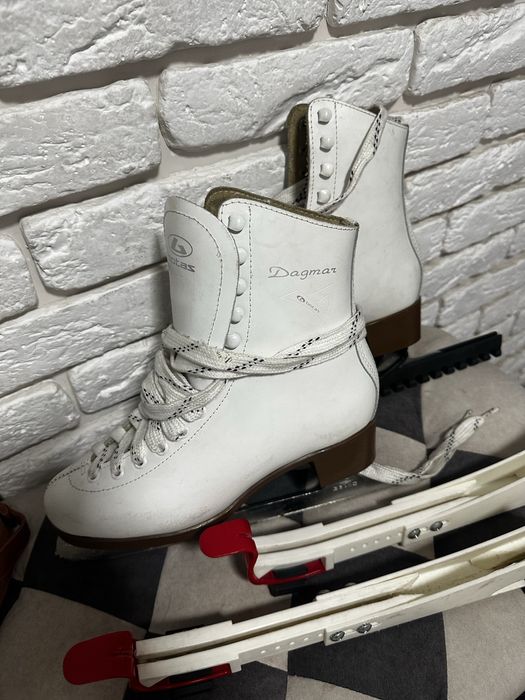 Продам новые коньки